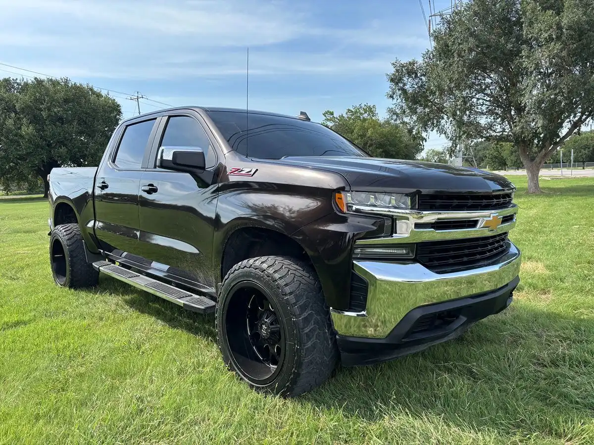 2019 Chevrolet Silverado 1500 LT 4X4 Crew Cab Short Box's photo