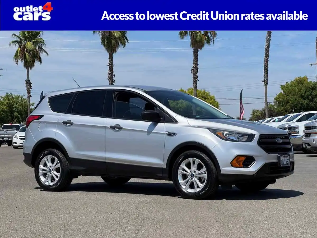 2019 Ford Escape S's photo