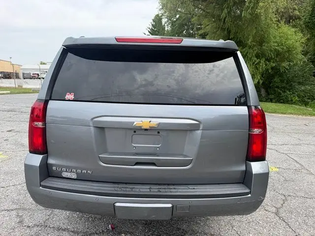 2020 Chevrolet Suburban LT 4WD 1500 photo 4