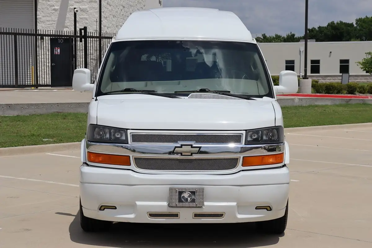 2017 Chevrolet Express 2500 Extended Work Van HD photo 4