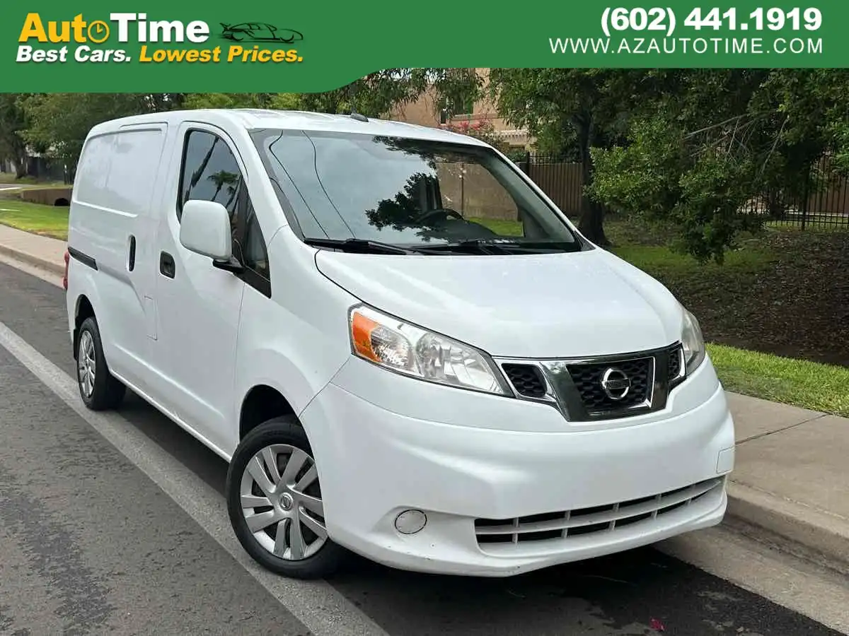2017 Nissan NV200 SV's photo