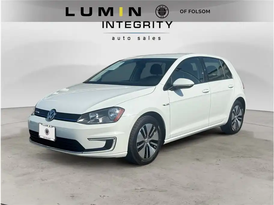 2016 Volkswagen e-Golf e-Golf SE's photo