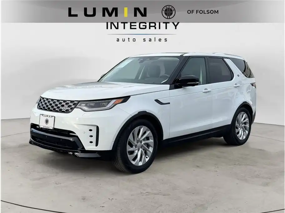 2024 Land Rover Discovery P300 S's photo