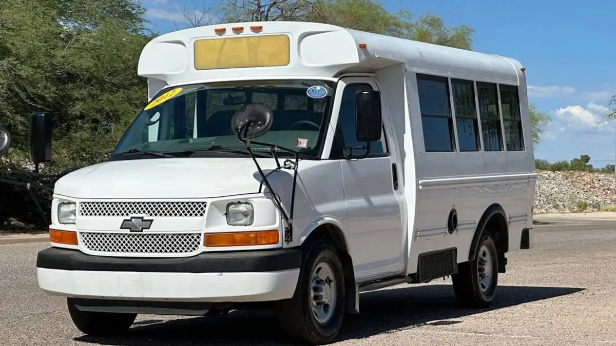 2012 Chevrolet Express undefined photo 3