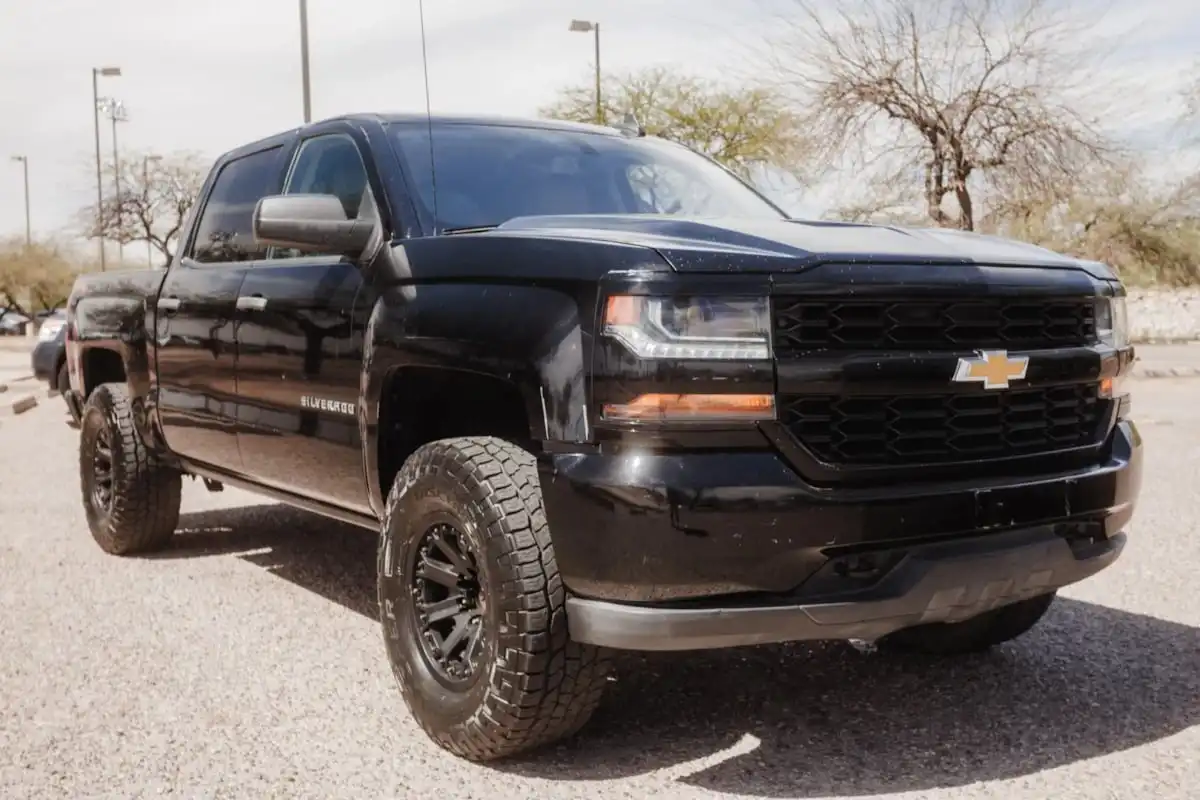 2018 Chevrolet Silverado 1500 Custom 4WD Crew Cab Short Box's photo