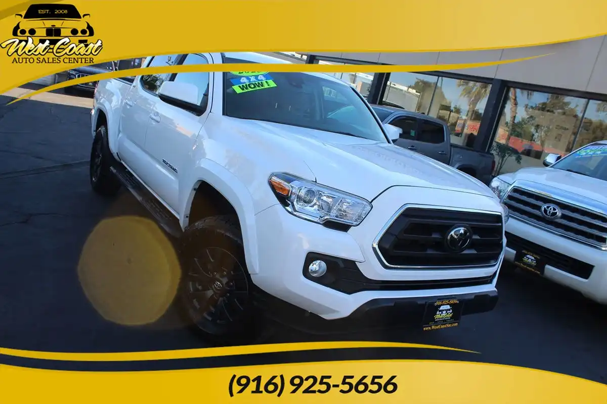 2023 Toyota Tacoma SR5 Double Cab 4WD V6 Auto Short Bed's photo