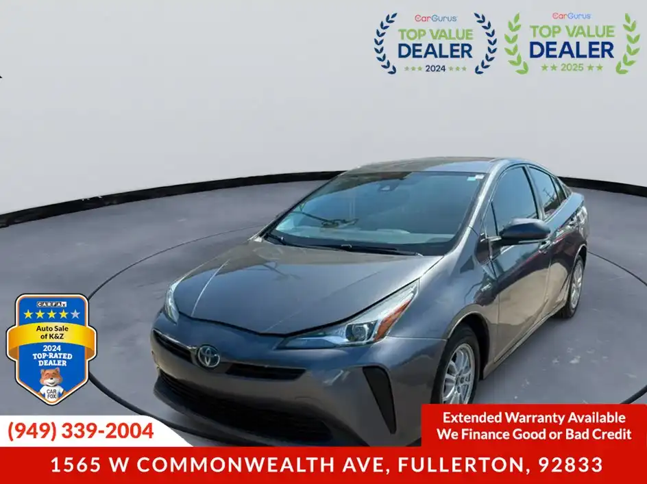 2019 Toyota Prius LE FWD's photo