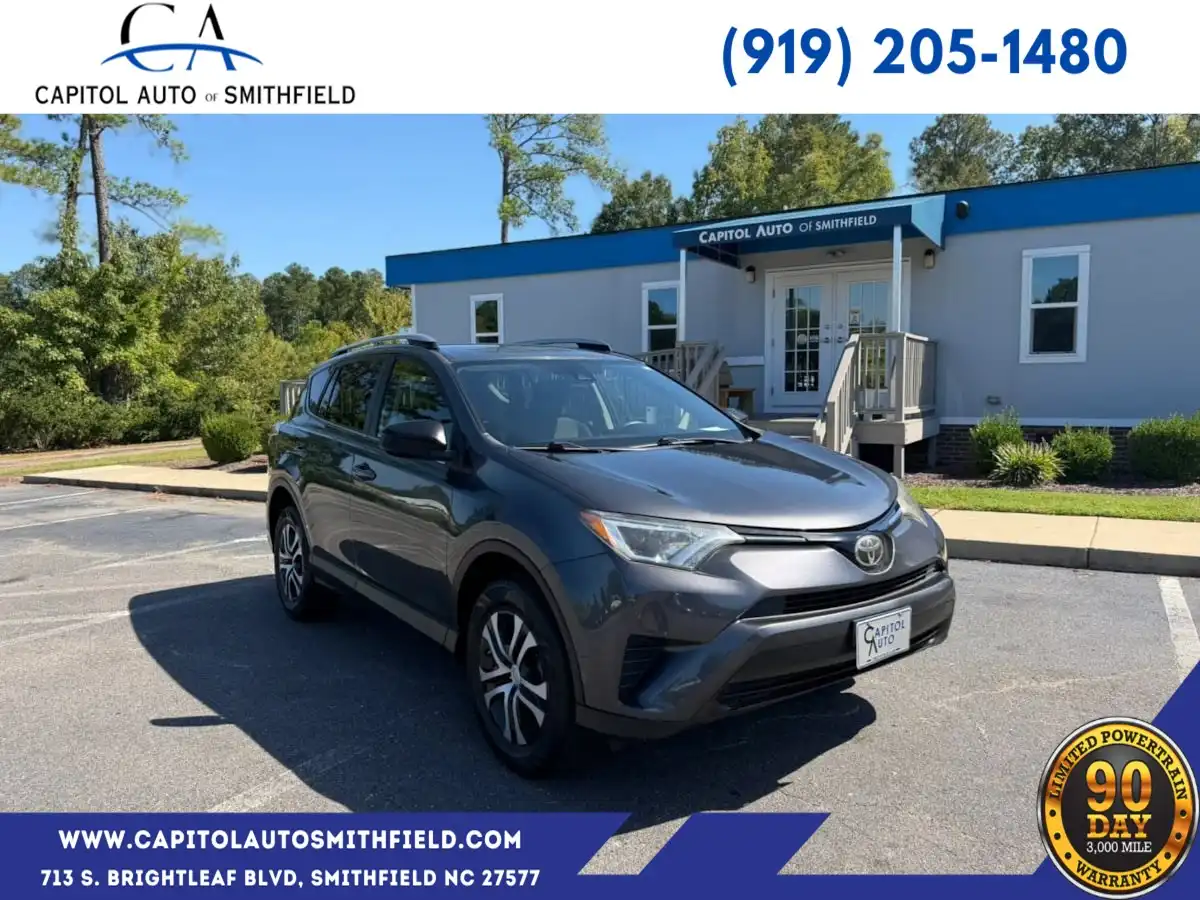 2017 Toyota RAV4 LE AWD's photo
