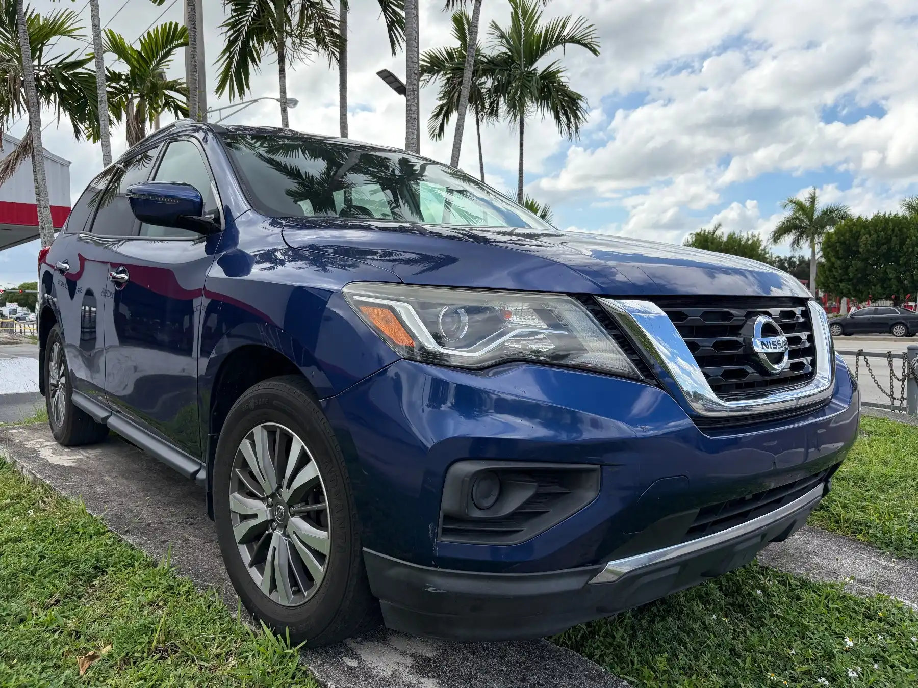 2020 Nissan Pathfinder S 2WD's photo