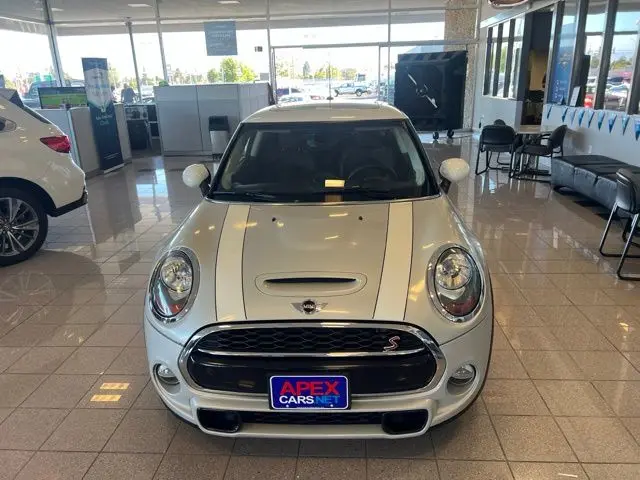 2014 MINI Cooper S photo 3