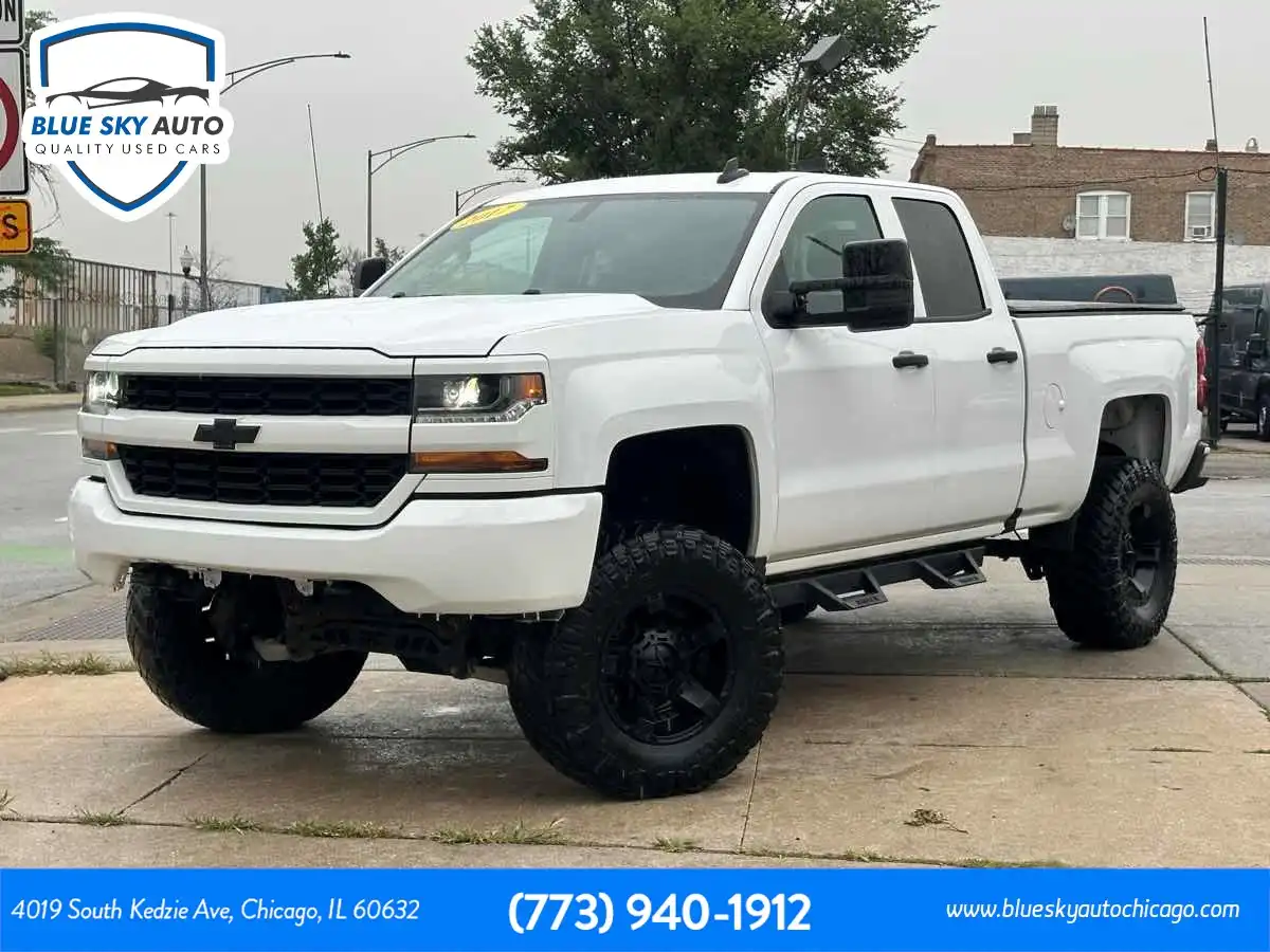 2017 Chevrolet Silverado 1500 Custom 4X4 Double Cab Std Box's photo