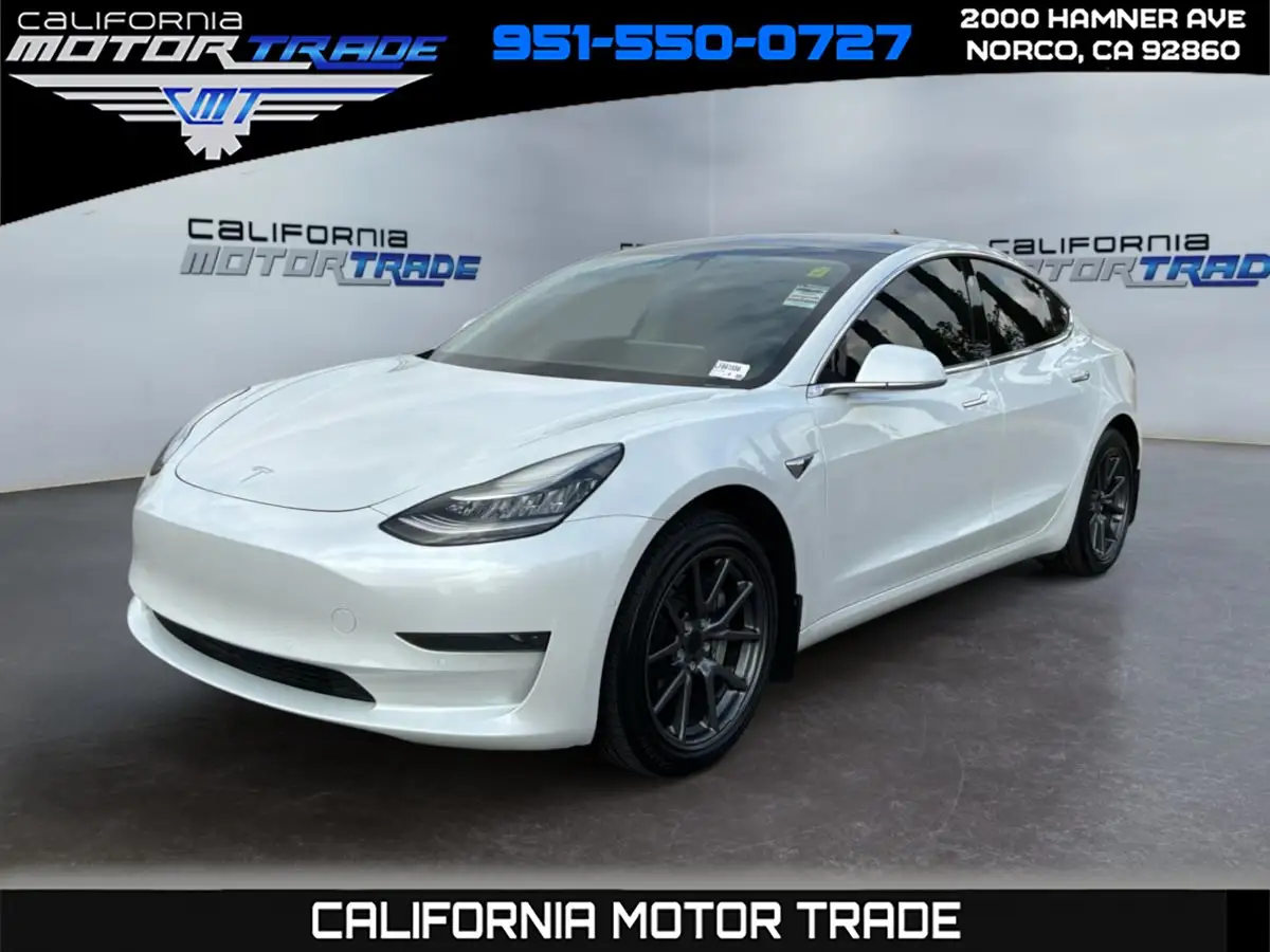 2020 Tesla Model 3 Standard Range Plus photo 1
