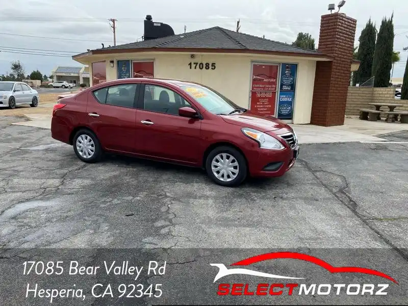 2017 Nissan Versa 1.6 SV CVT's photo
