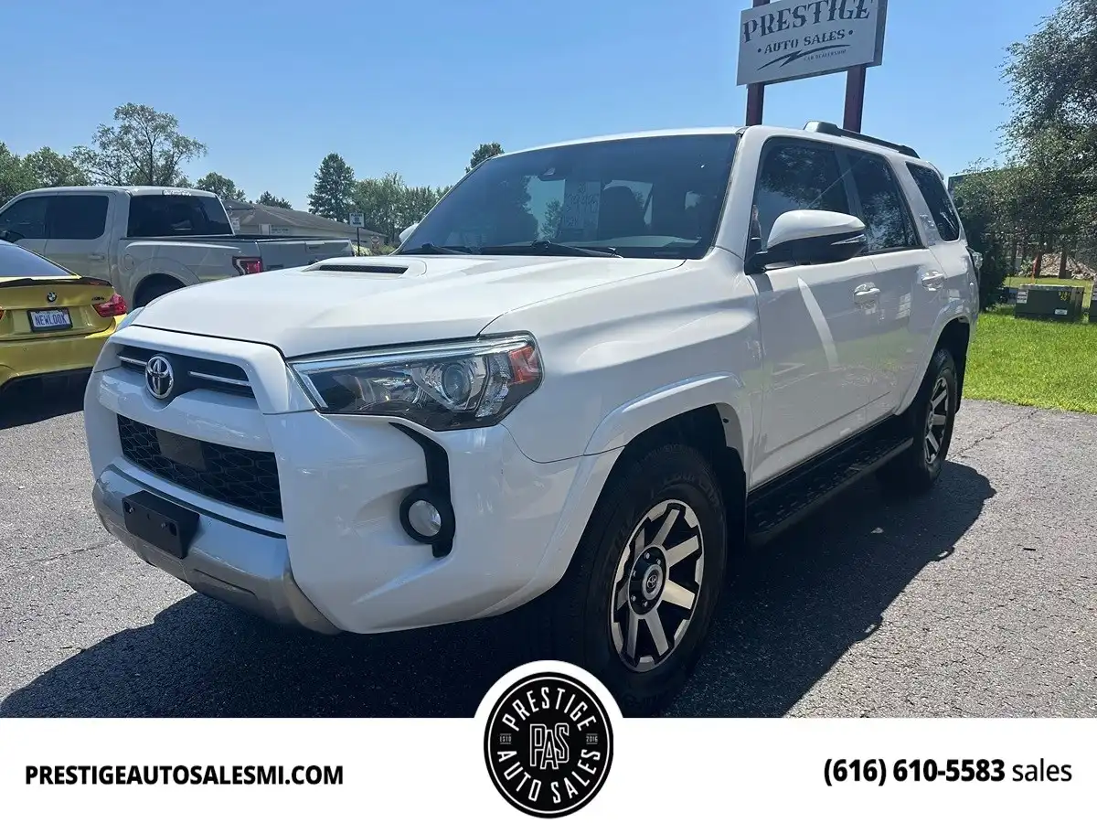 2020 Toyota 4Runner Off-Road 4WD V6's photo