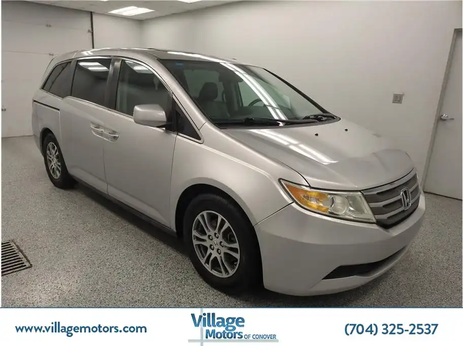 2013 Honda Odyssey EX-L w/DVD Rear Entertainment System's photo