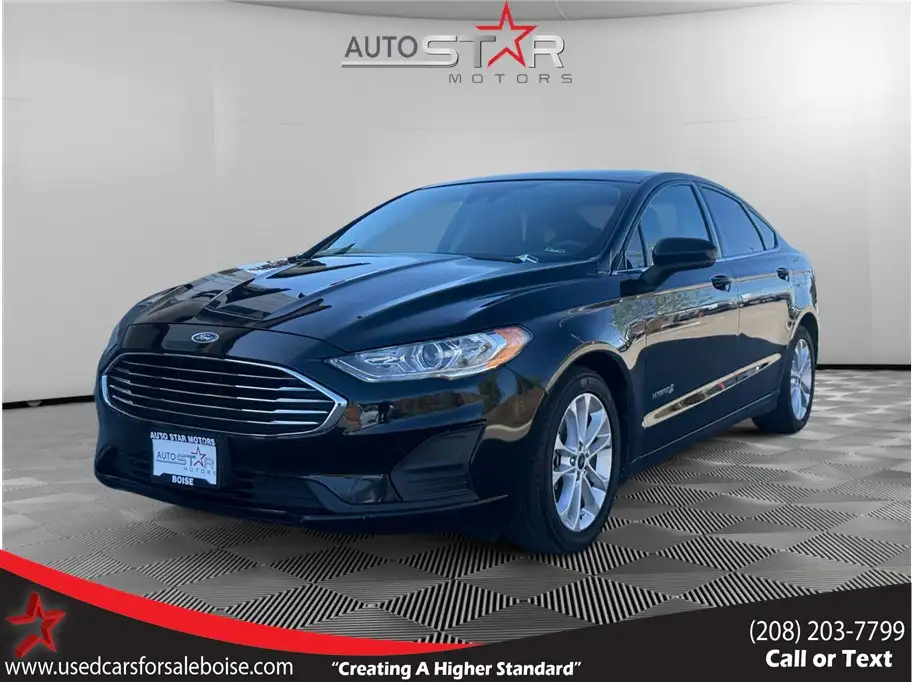 2019 Ford Fusion SE's photo