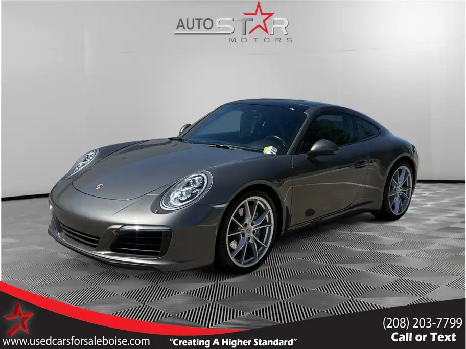 2017 Porsche 911 Carrera 4 Coupe's photo