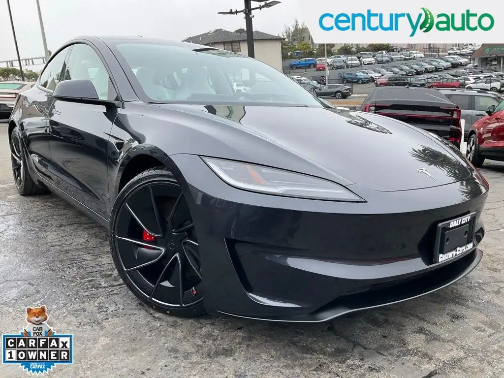 2024 Tesla Model 3 Performance's photo