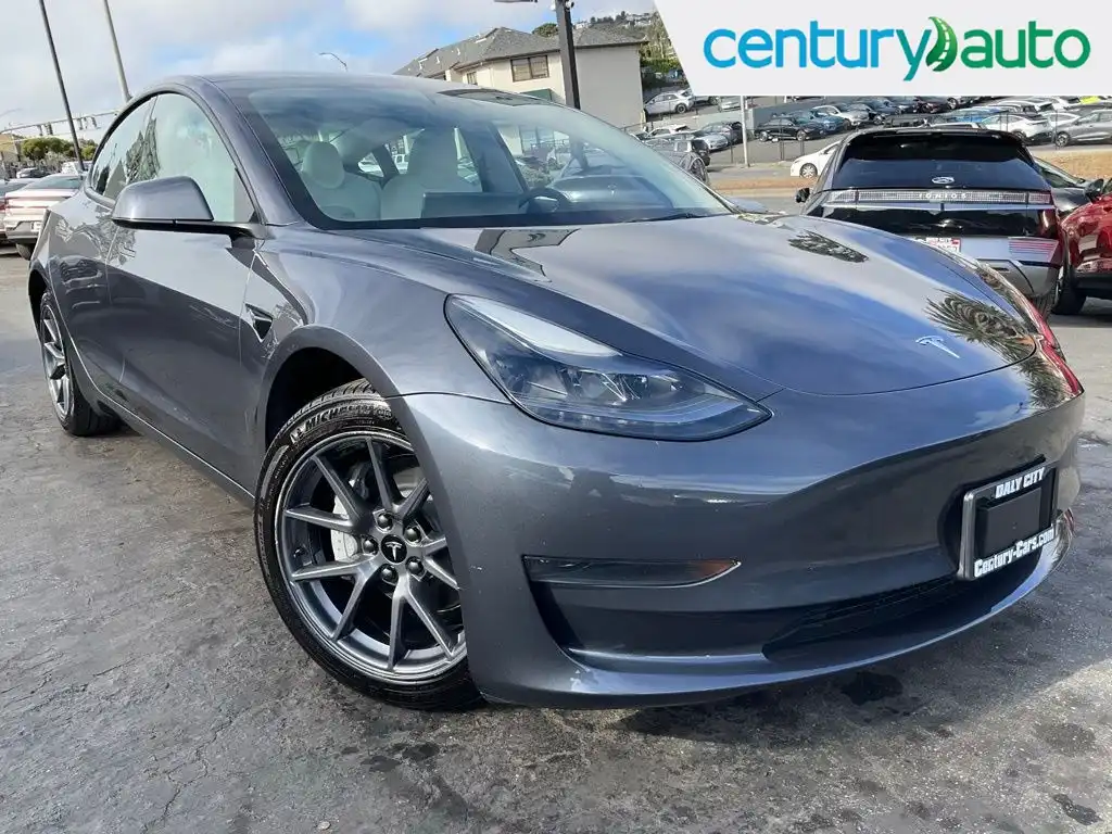 2023 Tesla Model 3 Base's photo