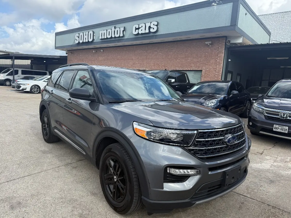 2024 Ford Explorer XLT RWD photo 3