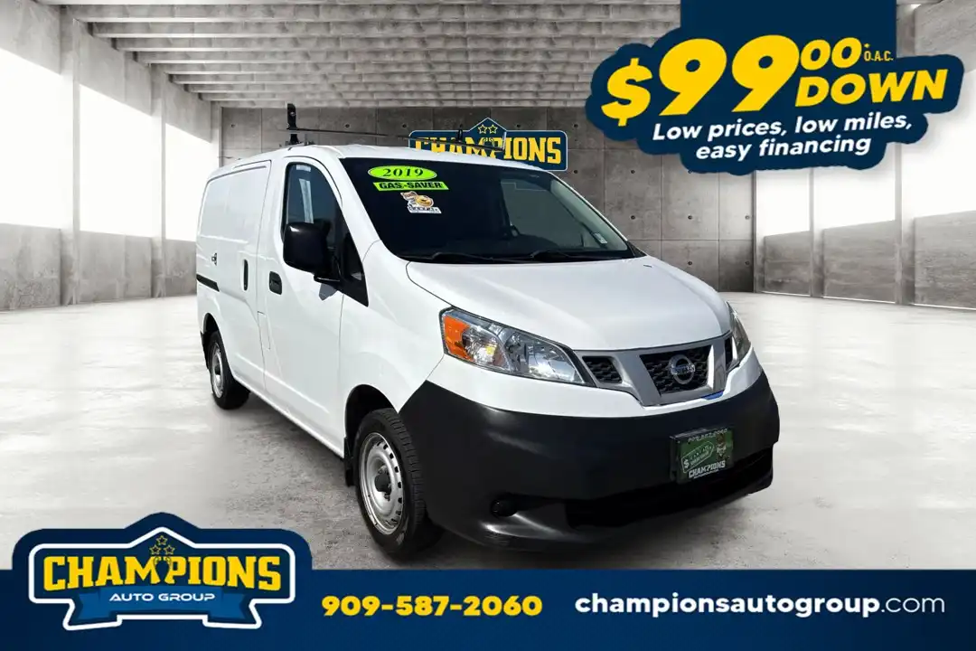 2019 Nissan NV200 S's photo