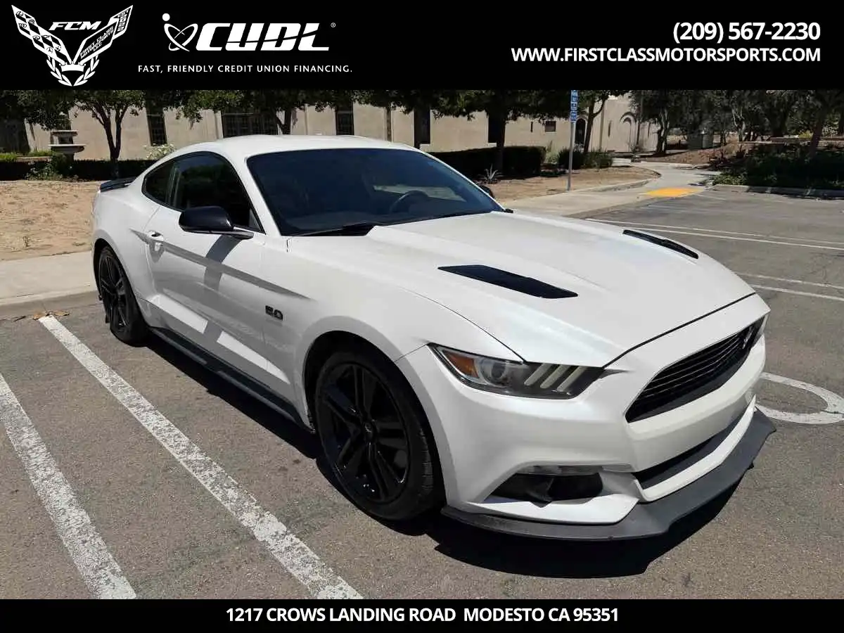 2017 Ford Mustang GT Coupe Premium's photo