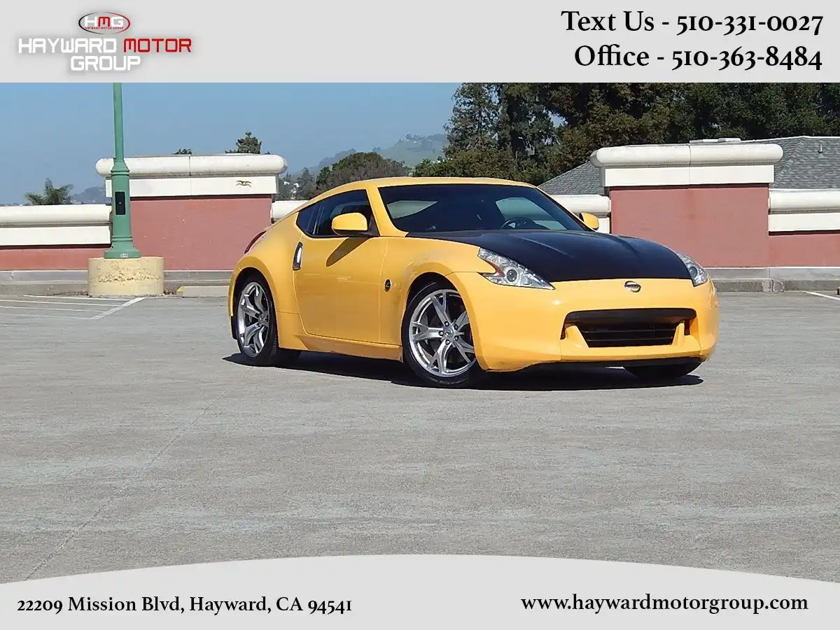 2009 Nissan 370Z Coupe Touring 7AT's photo
