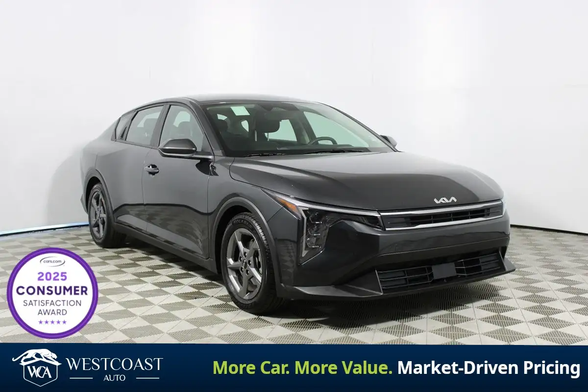 2025 Kia K4 LXS AT's photo