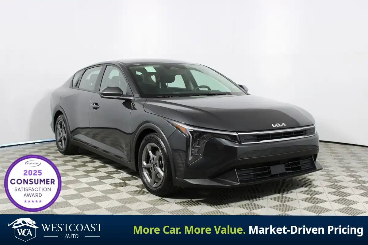 2025 Kia K4 LXS AT's photo