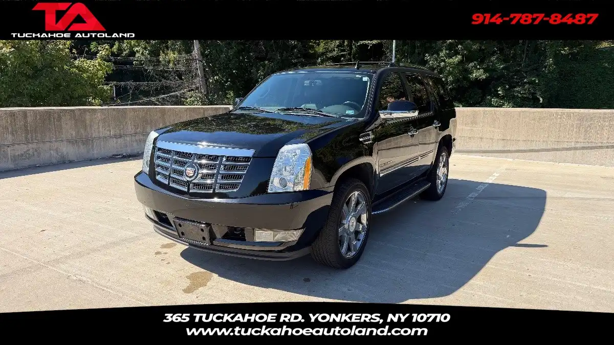 2013 Cadillac Escalade Luxury 2WD's photo