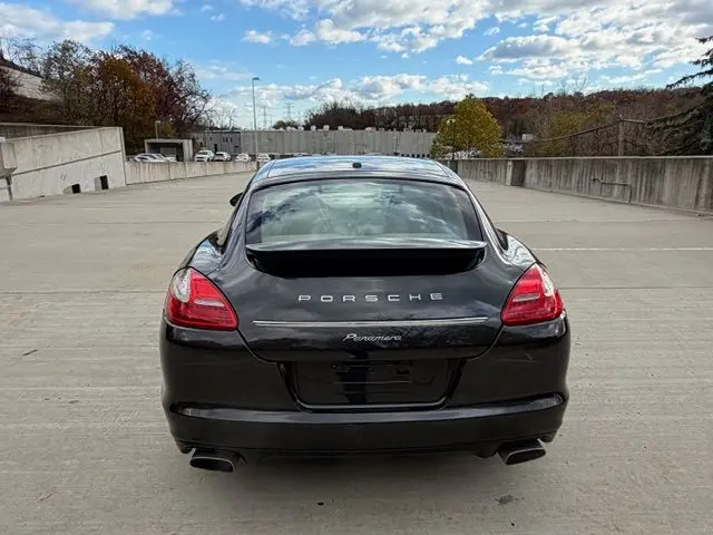 2012 Porsche Panamera 4 photo 5