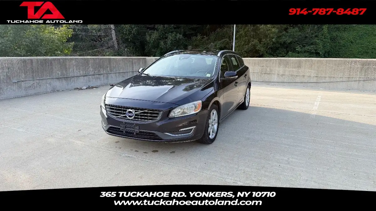 2017 Volvo V60 T5 FWD Premier's photo