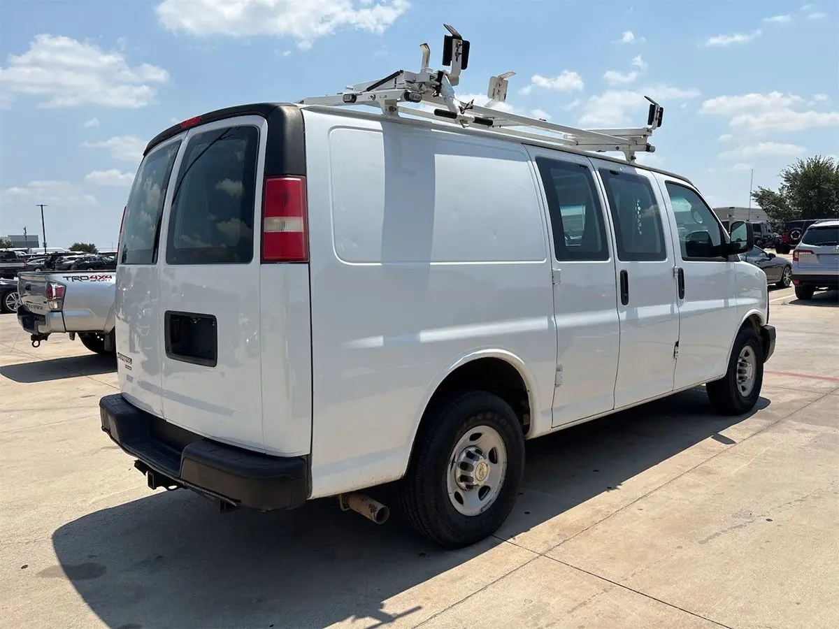 2012 Chevrolet Express 2500 Work Van HD photo 4
