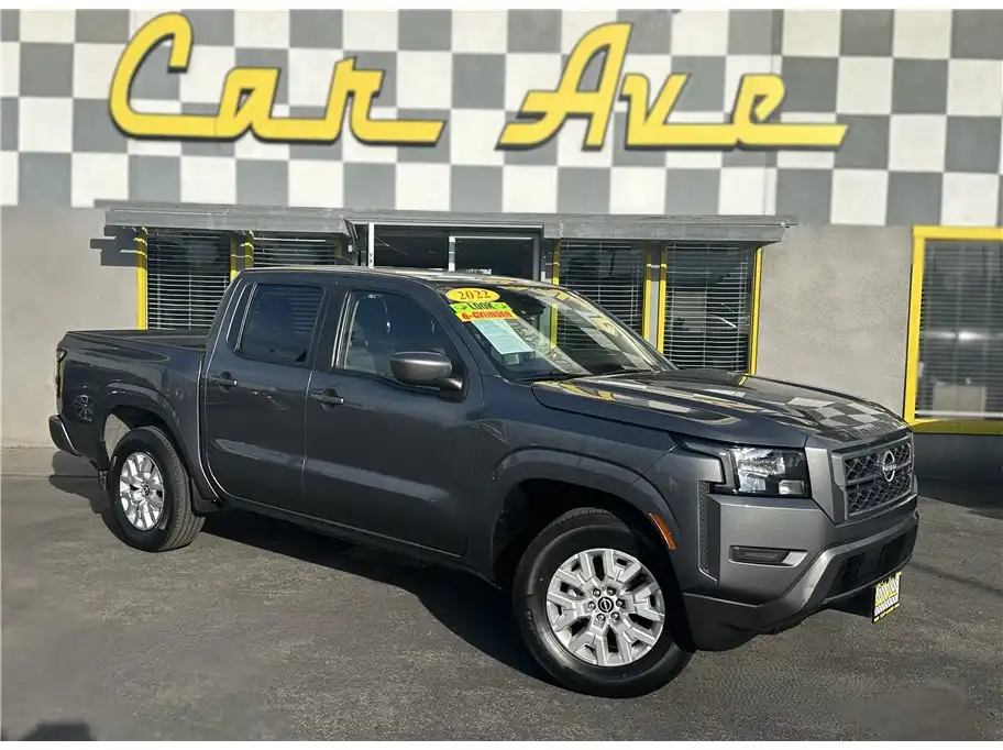 2022 Nissan Frontier SV Crew Cab 4X2 SWB's photo