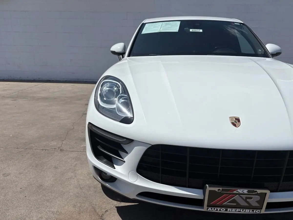 2018 Porsche Macan Base photo 3