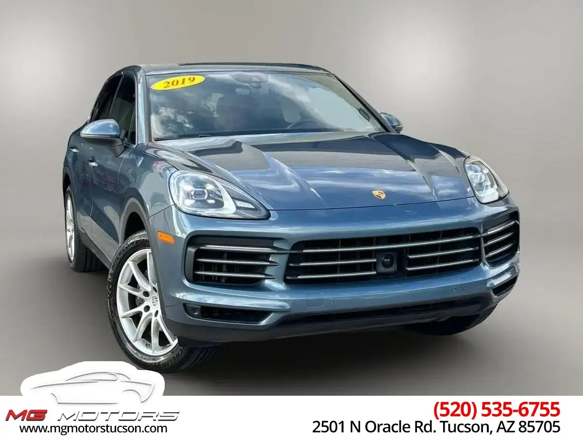 2019 Porsche Cayenne Base's photo