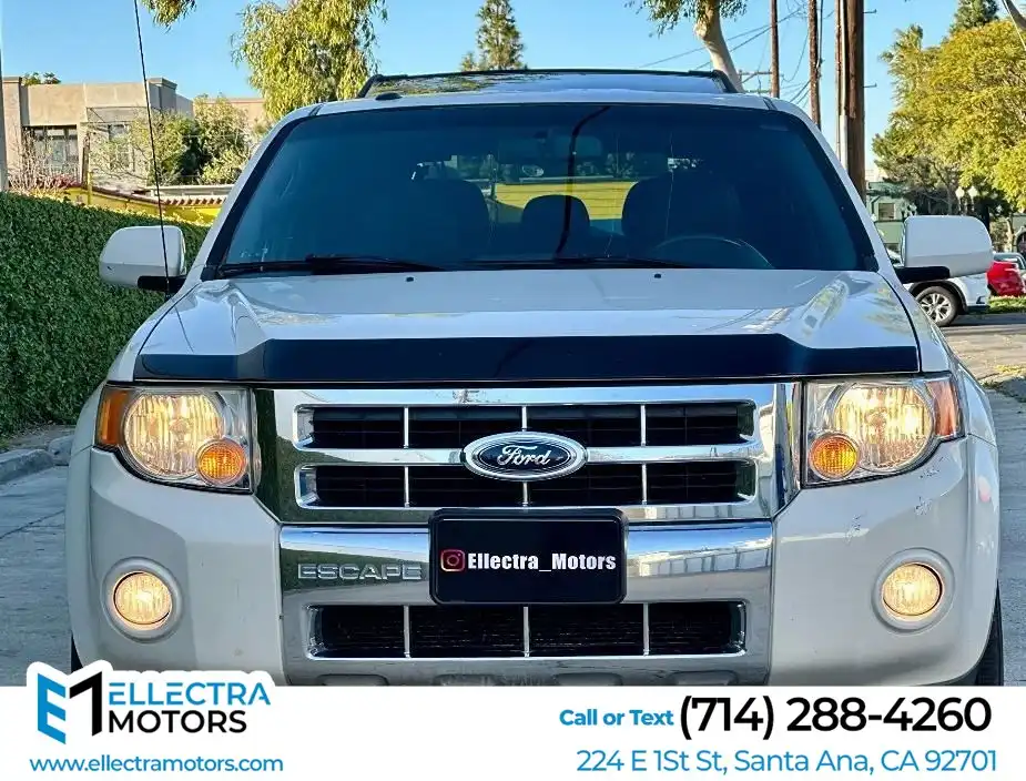 2012 Ford Escape Limited's photo