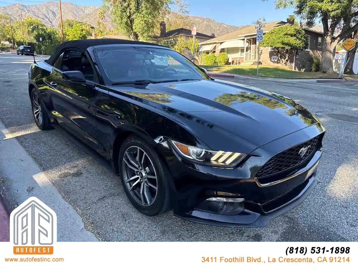 2017 Ford Mustang EcoBoost Premium Convertible's photo