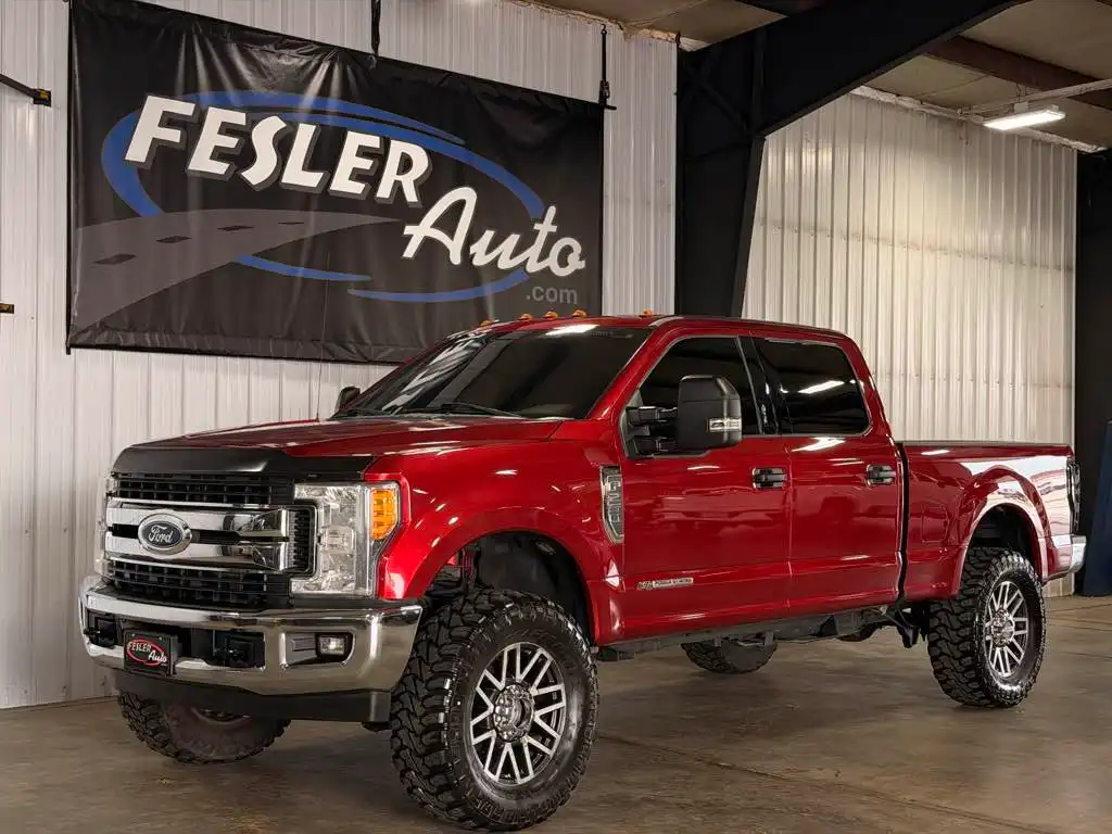 2017 Ford F-250 XLT 4WD Crew Cab 6-3/4' Box's photo