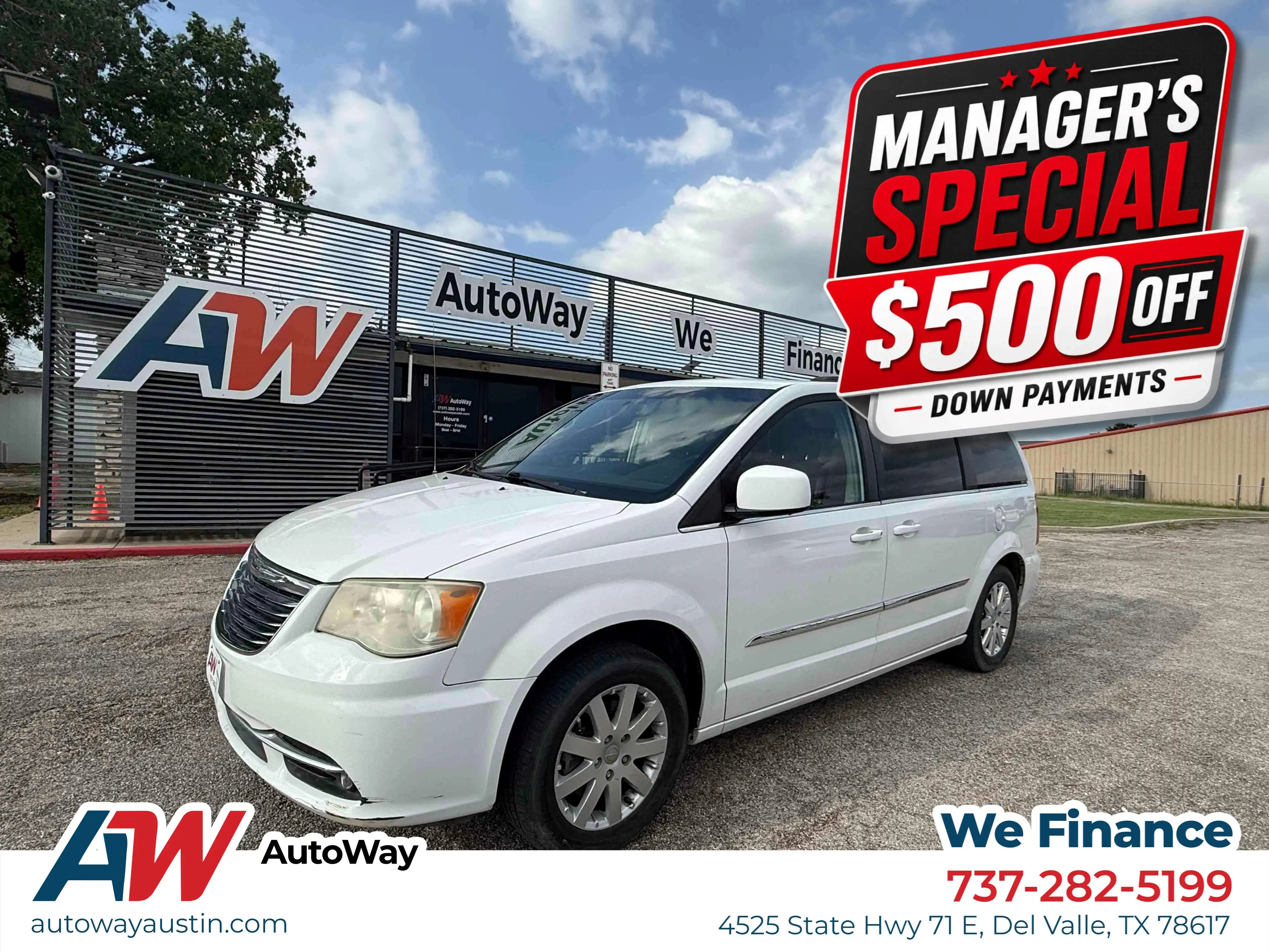 2014 Chrysler Town & Country Touring's photo
