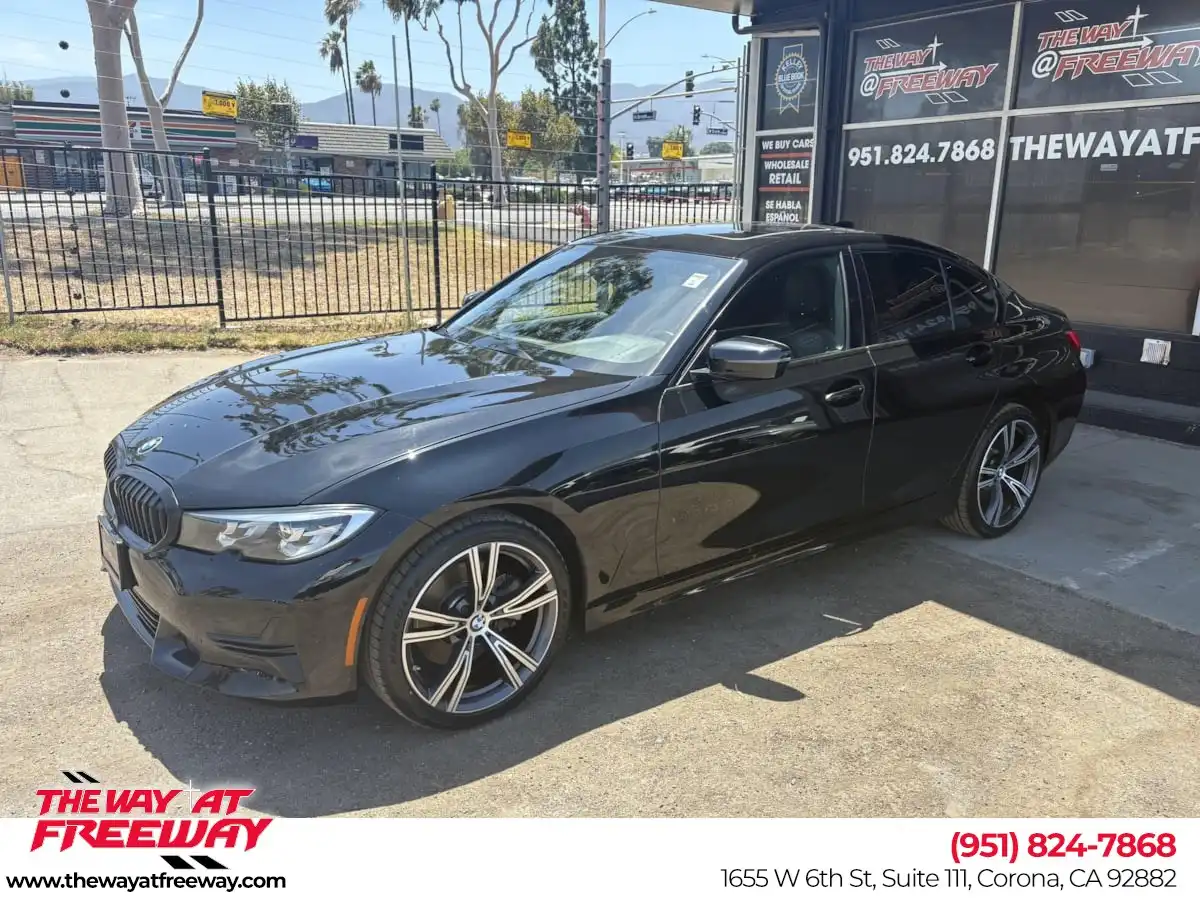 2020 BMW 3 Series 330i Sedan's photo