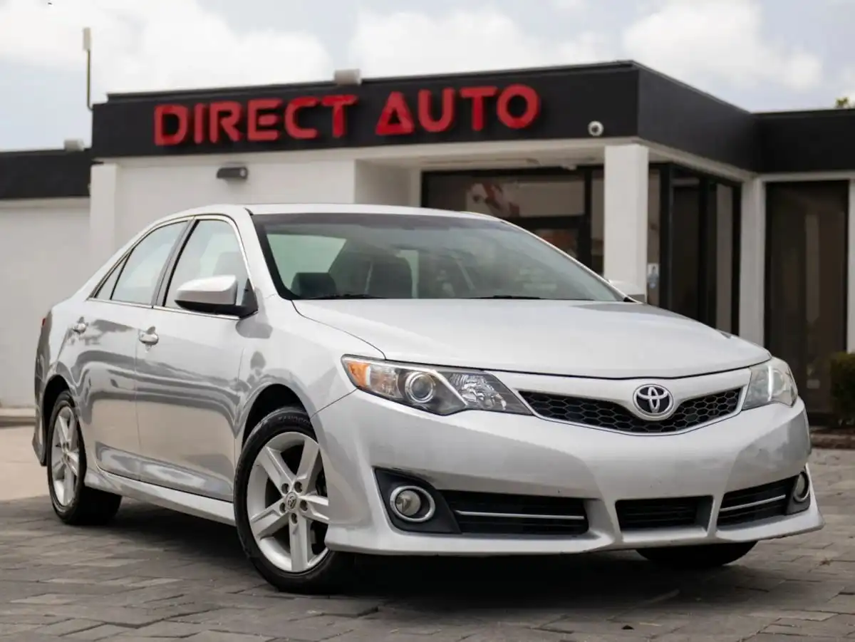 2012 Toyota Camry 2.5 Auto SE's photo