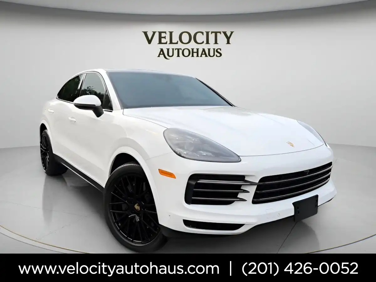 2022 Porsche Cayenne S's photo