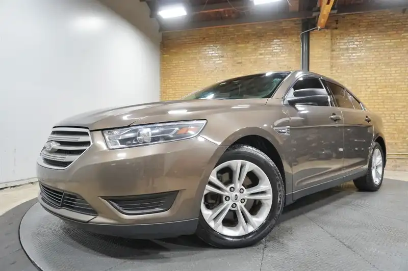 2015 Ford Taurus SE FWD's photo