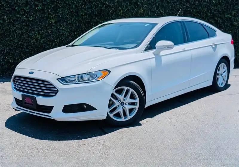 2016 Ford Fusion SE FWD's photo