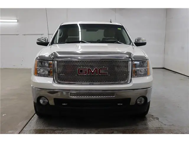 2011 GMC Sierra SLT 4x4 Crew Cab SWB photo 3