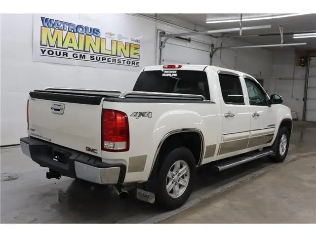 2011 GMC Sierra SLT 4x4 Crew Cab SWB photo 4