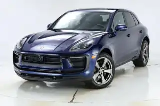 2022 Porsche Macan Base's photo