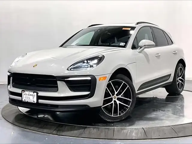 2023 Porsche Macan Base photo 4