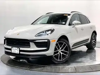 2023 Porsche Macan Base photo 1